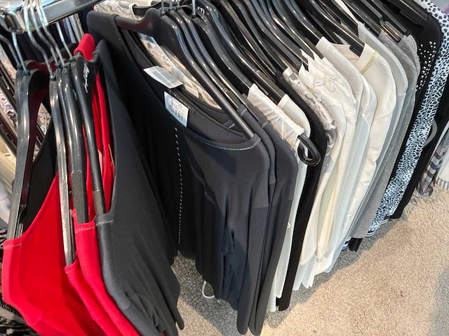 Dames blouses, rokken, jurken en broeken (400 stuks) - afbeelding 5 van  94