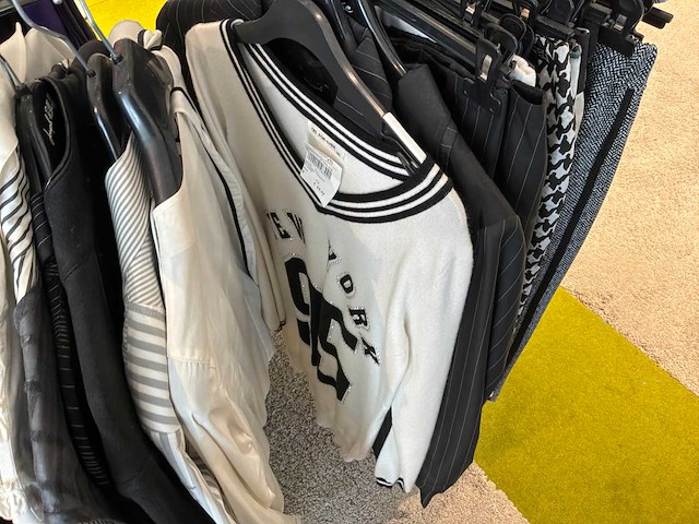 Dames blouses, rokken, jurken en broeken (400 stuks) - afbeelding 8 van  94