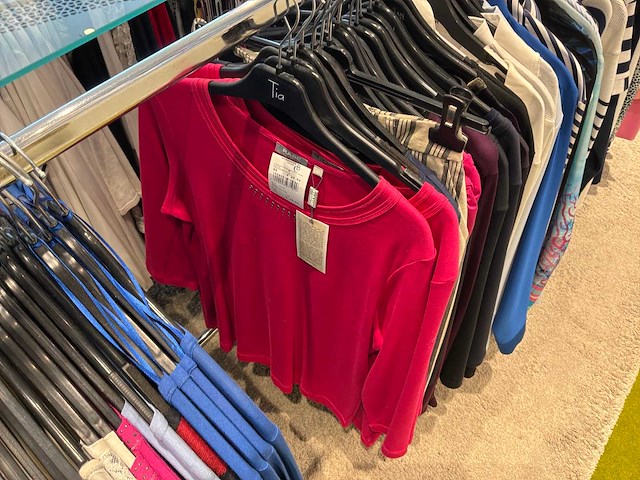 Dames blouses, rokken, jurken en broeken (400 stuks) - afbeelding 23 van  94