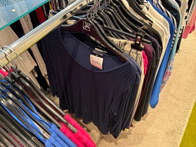 Dames blouses, rokken, jurken en broeken (400 stuks) - afbeelding 24 van  94