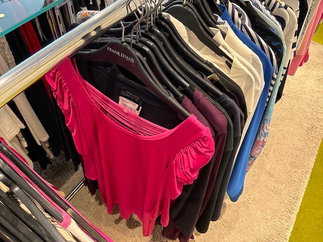 Dames blouses, rokken, jurken en broeken (400 stuks) - afbeelding 27 van  94