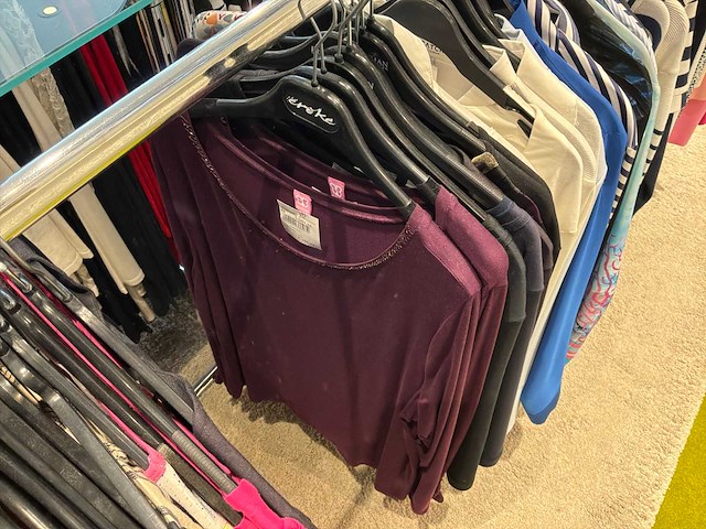 Dames blouses, rokken, jurken en broeken (400 stuks) - afbeelding 28 van  94