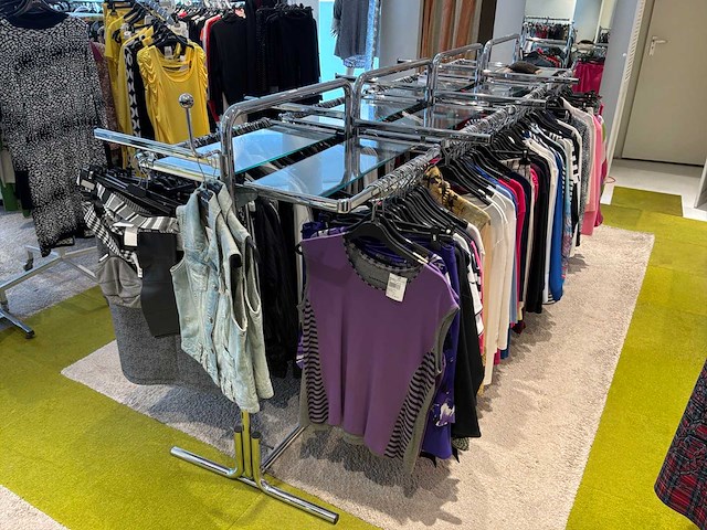 Dames blouses, rokken, jurken en broeken (400 stuks) - afbeelding 18 van  94