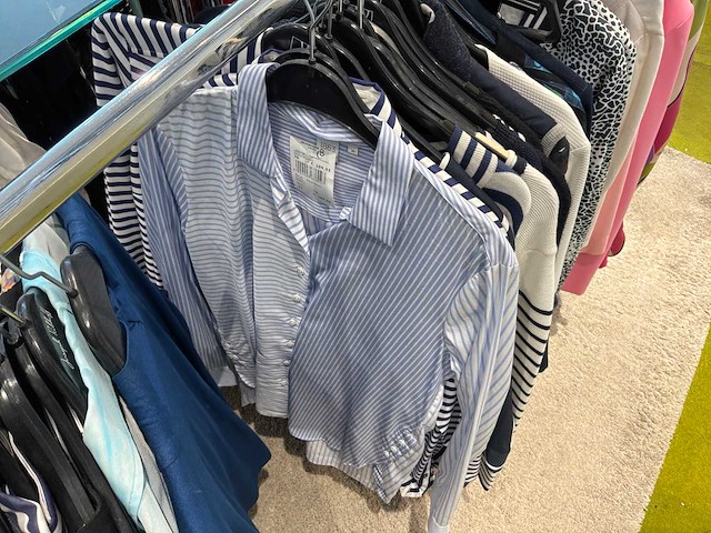 Dames blouses, rokken, jurken en broeken (400 stuks) - afbeelding 43 van  94