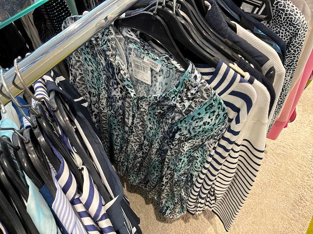 Dames blouses, rokken, jurken en broeken (400 stuks) - afbeelding 46 van  94