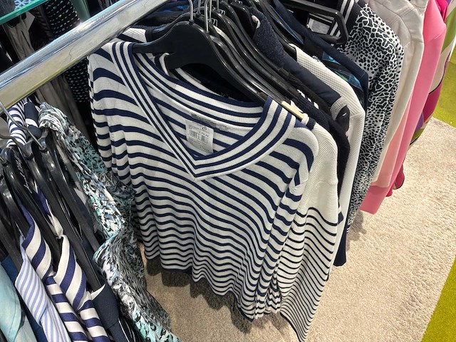 Dames blouses, rokken, jurken en broeken (400 stuks) - afbeelding 47 van  94