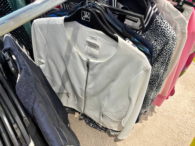 Dames blouses, rokken, jurken en broeken (400 stuks) - afbeelding 55 van  94