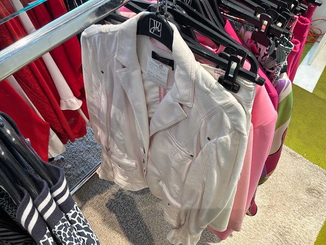 Dames blouses, rokken, jurken en broeken (400 stuks) - afbeelding 61 van  94