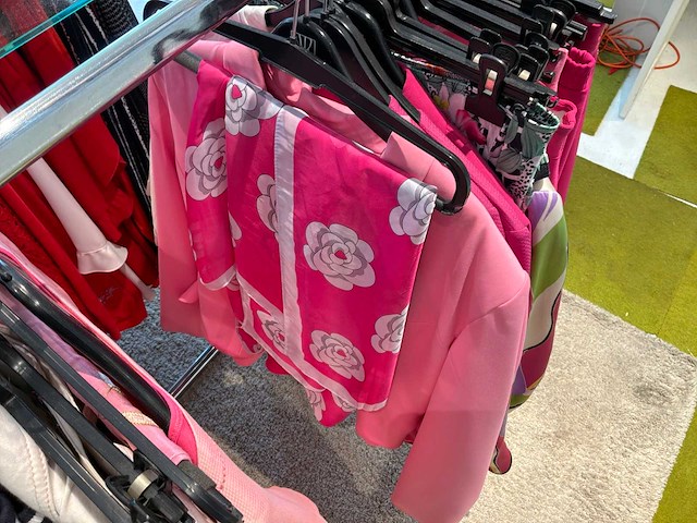 Dames blouses, rokken, jurken en broeken (400 stuks) - afbeelding 66 van  94