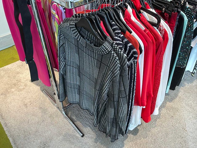 Dames blouses, rokken, jurken en broeken (400 stuks) - afbeelding 74 van  94