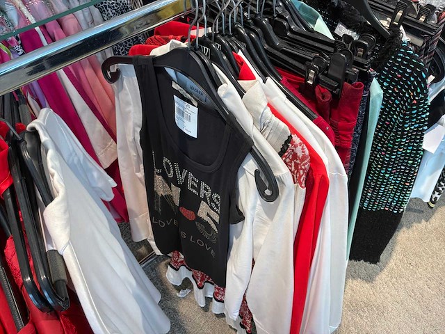 Dames blouses, rokken, jurken en broeken (400 stuks) - afbeelding 82 van  94