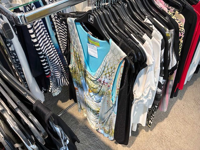 Dames blouses, rokken, jurken en broeken (400 stuks) - afbeelding 92 van  94