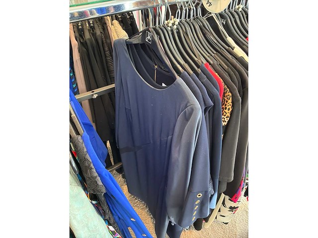 Dames blouses, rokken, jurken en broeken (420 stuks) - afbeelding 2 van  105