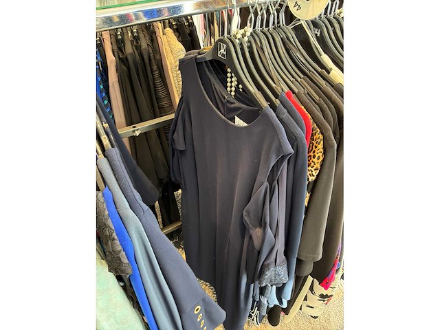 Dames blouses, rokken, jurken en broeken (420 stuks) - afbeelding 4 van  105
