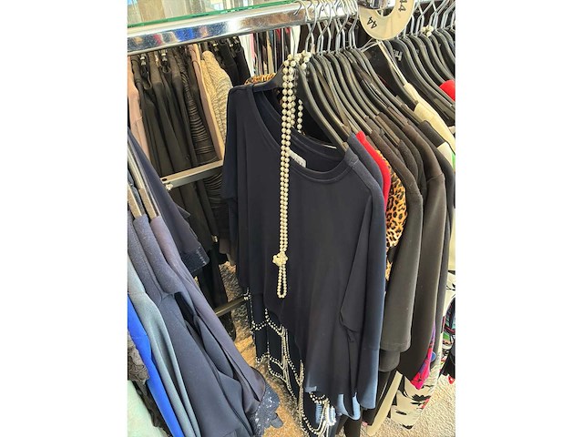 Dames blouses, rokken, jurken en broeken (420 stuks) - afbeelding 5 van  105