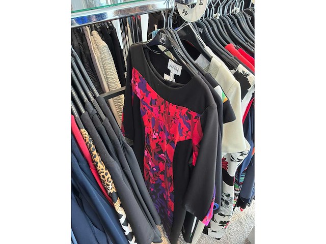 Dames blouses, rokken, jurken en broeken (420 stuks) - afbeelding 9 van  105