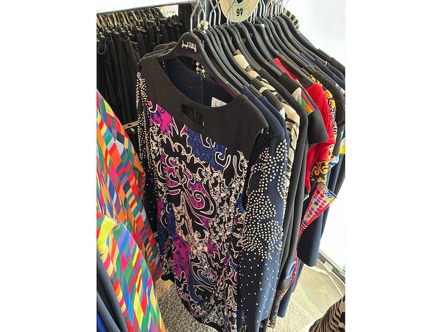 Dames blouses, rokken, jurken en broeken (420 stuks) - afbeelding 18 van  105