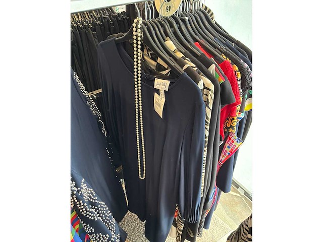 Dames blouses, rokken, jurken en broeken (420 stuks) - afbeelding 20 van  105