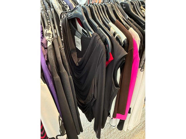 Dames blouses, rokken, jurken en broeken (420 stuks) - afbeelding 34 van  105