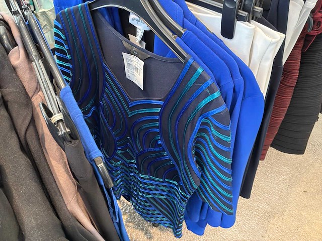 Dames blouses, rokken, jurken en broeken (420 stuks) - afbeelding 46 van  105