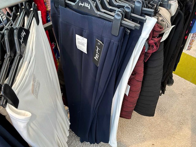 Dames blouses, rokken, jurken en broeken (420 stuks) - afbeelding 51 van  105