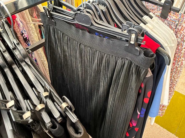 Dames blouses, rokken, jurken en broeken (420 stuks) - afbeelding 55 van  105