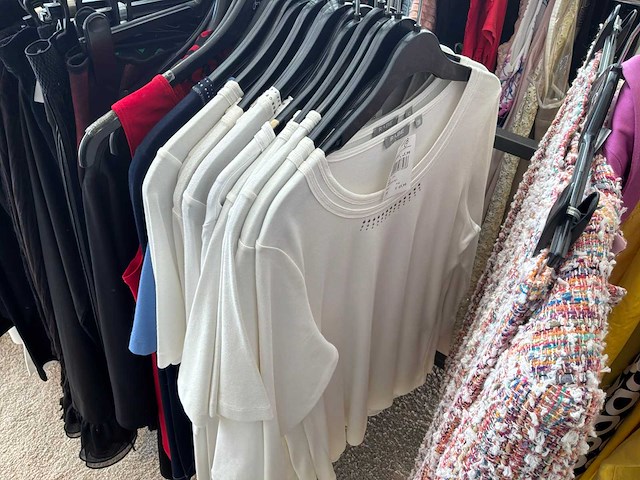 Dames blouses, rokken, jurken en broeken (420 stuks) - afbeelding 53 van  105