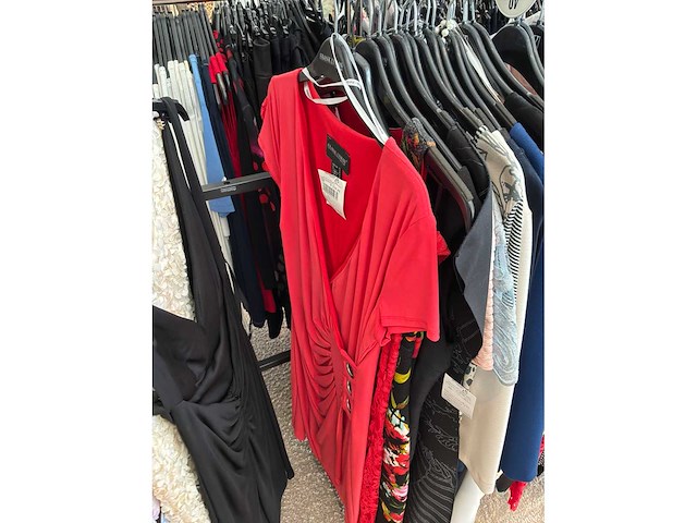 Dames blouses, rokken, jurken en broeken (420 stuks) - afbeelding 61 van  105