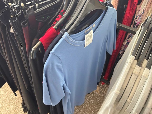 Dames blouses, rokken, jurken en broeken (420 stuks) - afbeelding 56 van  105