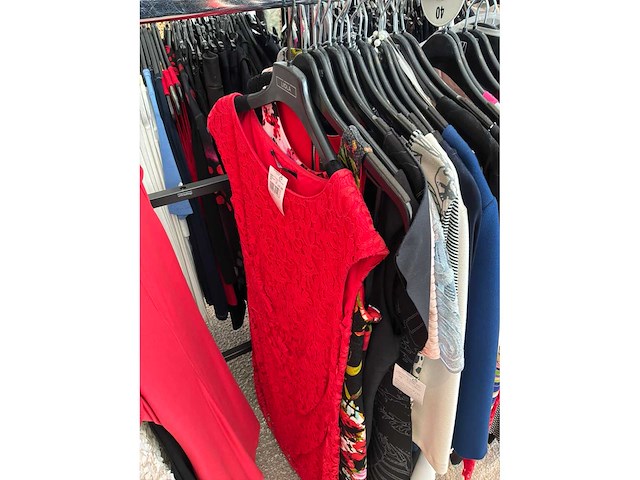 Dames blouses, rokken, jurken en broeken (420 stuks) - afbeelding 63 van  105