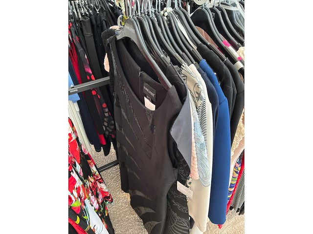 Dames blouses, rokken, jurken en broeken (420 stuks) - afbeelding 65 van  105