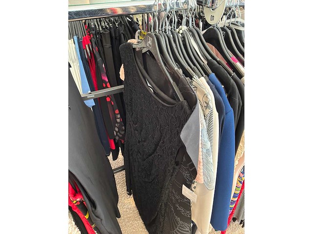 Dames blouses, rokken, jurken en broeken (420 stuks) - afbeelding 66 van  105