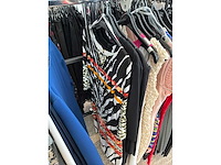 Dames blouses, rokken, jurken en broeken (420 stuks) - afbeelding 71 van  105