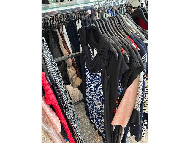 Dames blouses, rokken, jurken en broeken (420 stuks) - afbeelding 80 van  105