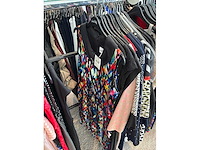 Dames blouses, rokken, jurken en broeken (420 stuks) - afbeelding 82 van  105