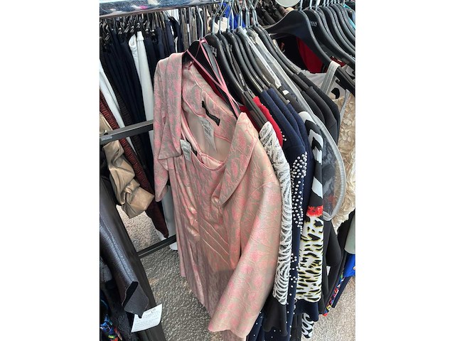 Dames blouses, rokken, jurken en broeken (420 stuks) - afbeelding 87 van  105