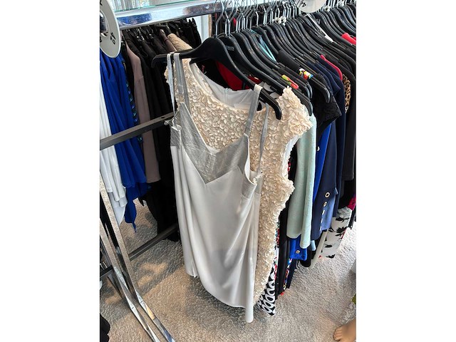 Dames blouses, rokken, jurken en broeken (420 stuks) - afbeelding 93 van  105