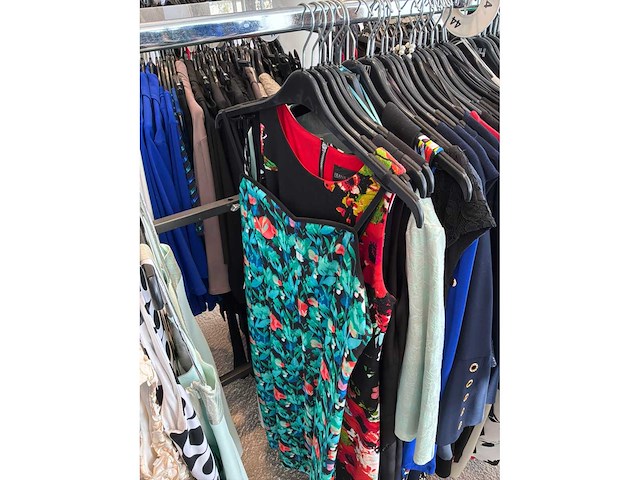 Dames blouses, rokken, jurken en broeken (420 stuks) - afbeelding 98 van  105