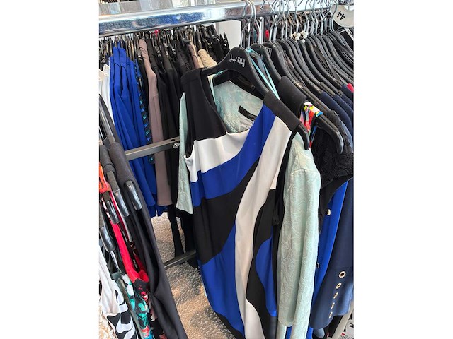 Dames blouses, rokken, jurken en broeken (420 stuks) - afbeelding 101 van  105