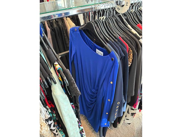 Dames blouses, rokken, jurken en broeken (420 stuks) - afbeelding 105 van  105