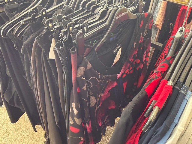 Dames blouses, rokken, jurken en broeken (420 stuks) - afbeelding 95 van  105