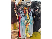 Dames blouses, t-shirts en tops (115 stuks) - afbeelding 3 van  22