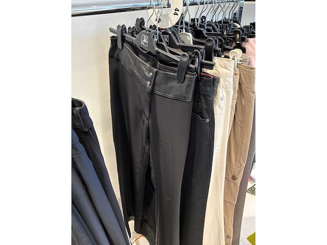 Dames broeken (125 stuks) - afbeelding 31 van  60