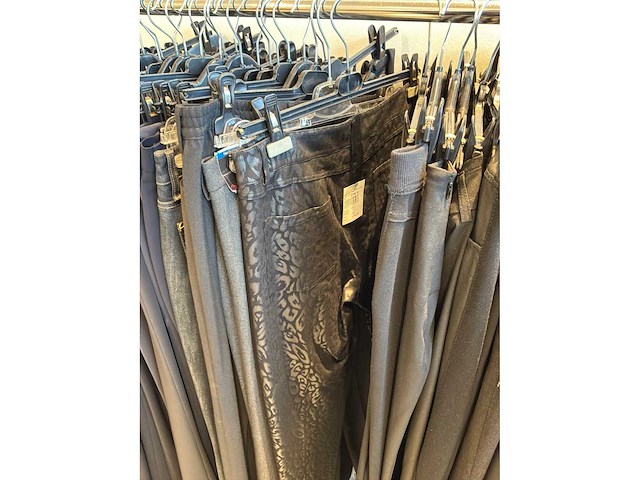 Dames broeken (125 stuks) - afbeelding 57 van  60