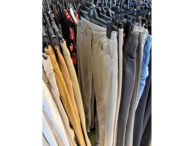 Dames broeken (178 stuks) - afbeelding 2 van  60