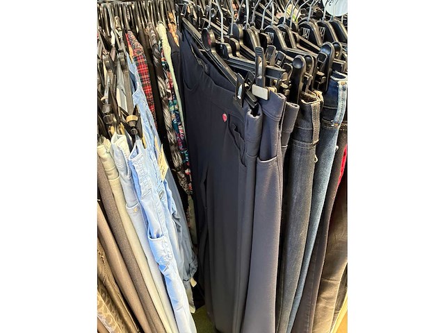 Dames broeken (178 stuks) - afbeelding 5 van  60