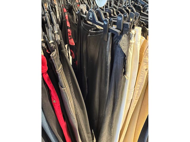 Dames broeken (178 stuks) - afbeelding 16 van  60