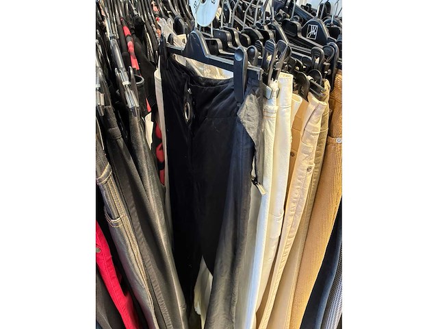 Dames broeken (178 stuks) - afbeelding 17 van  60