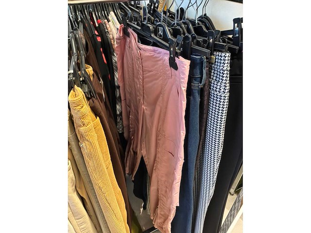 Dames broeken (178 stuks) - afbeelding 18 van  60