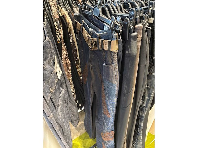 Dames broeken (178 stuks) - afbeelding 23 van  60